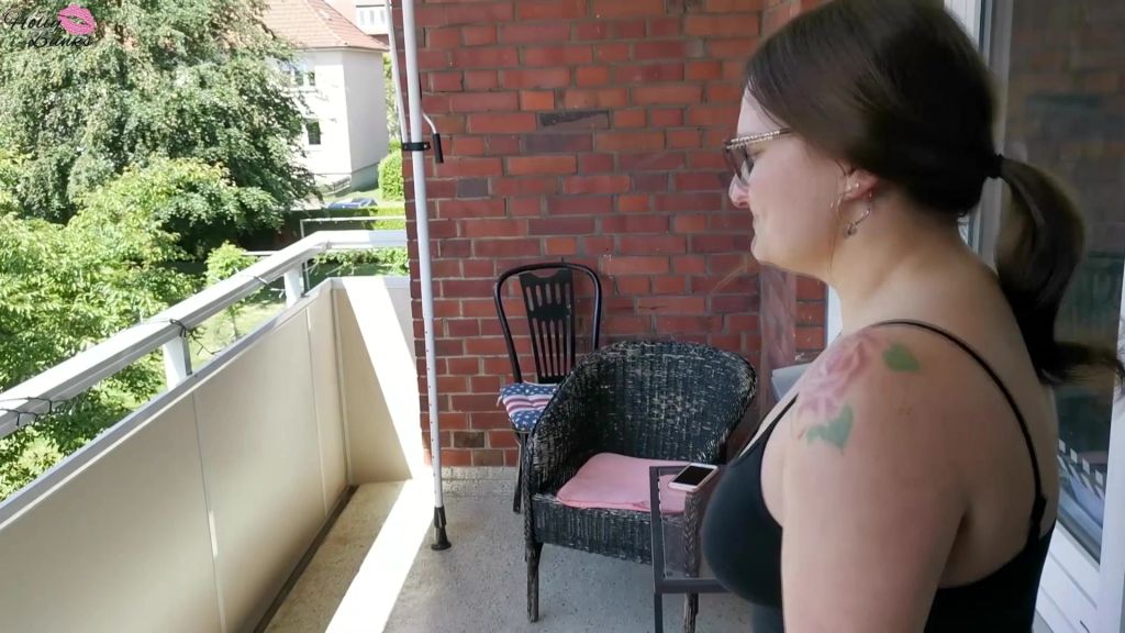sexy foto nr. 4 von OMG! Auf Balkon ausgesperrt und Leggings vollgepisst