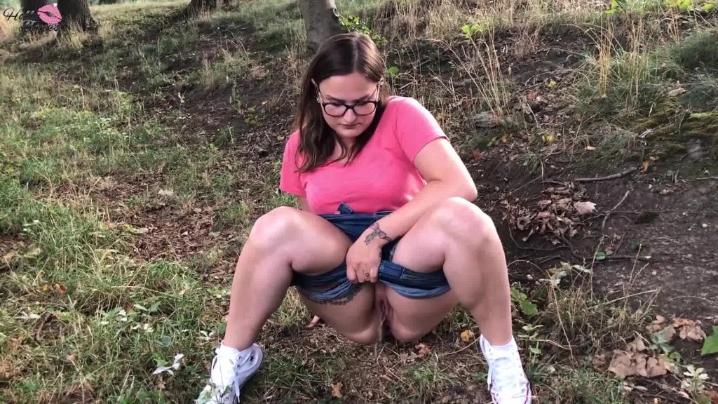 sexy foto nr. 10 von Public Piss auf Rastplatz
