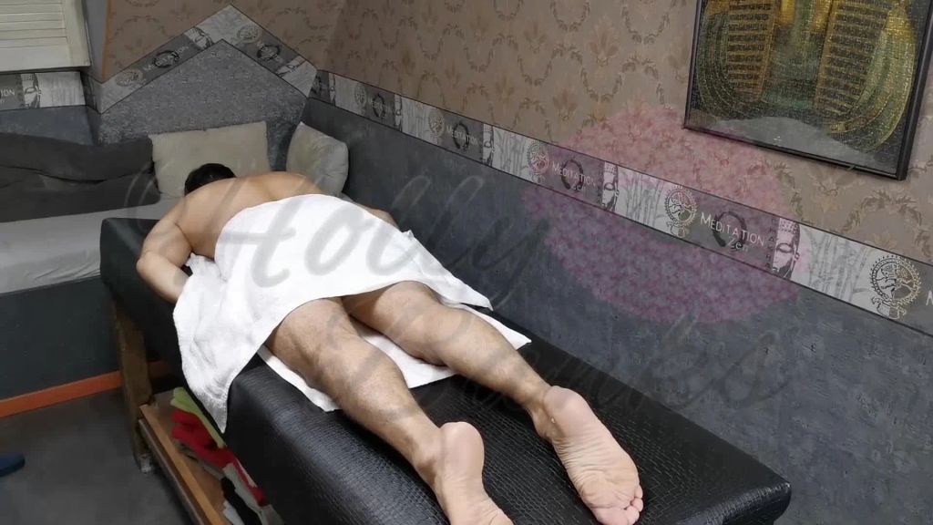 sexy foto nr. 1 von Die notgeile Masseurin. Sperma-Kuss inklusive ;)