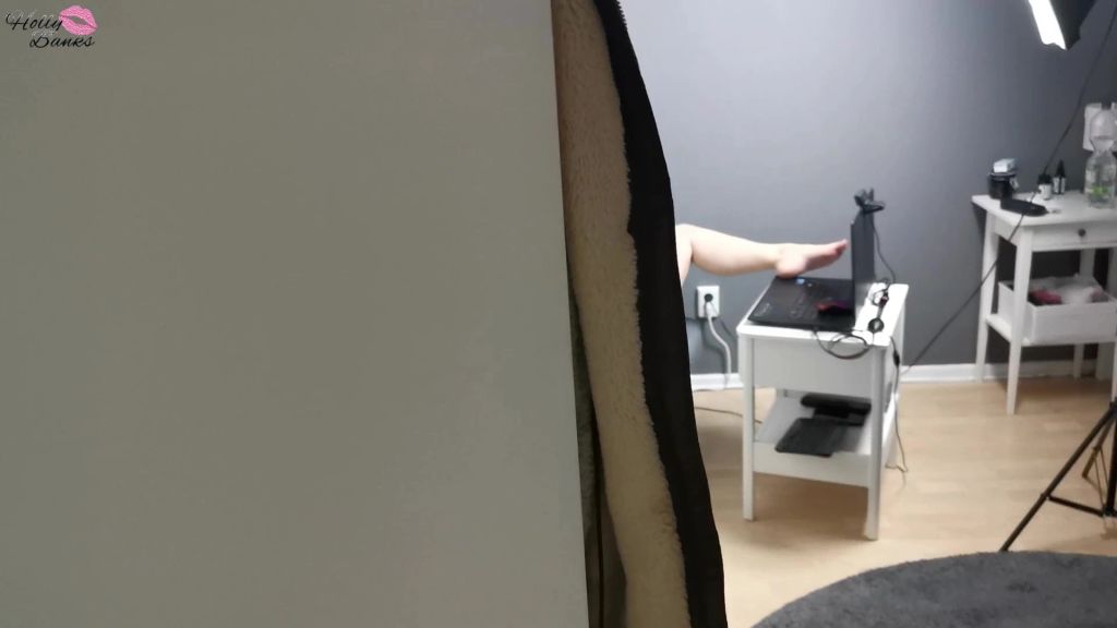 sexy foto nr. 3 von Mein Mitbewohner ist ein perverser Spanner. Er hat es schon
