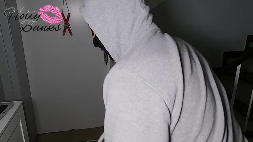 sexy foto nr. 1 von Von Einbrecher gefesselt und hart benutzt