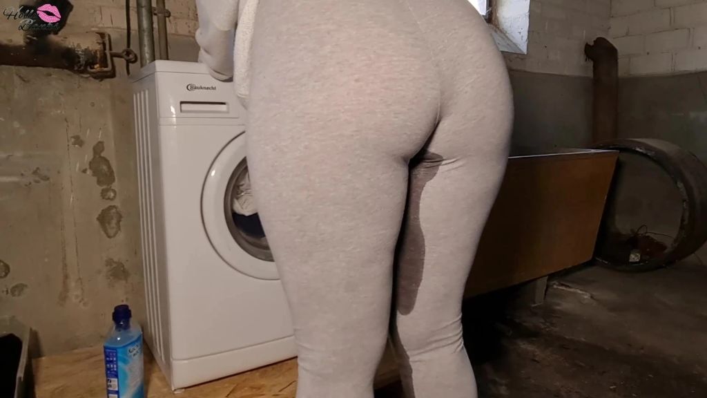 sexy foto nr. 8 von Uuups… Beim Waschen Leggings vollgepisst