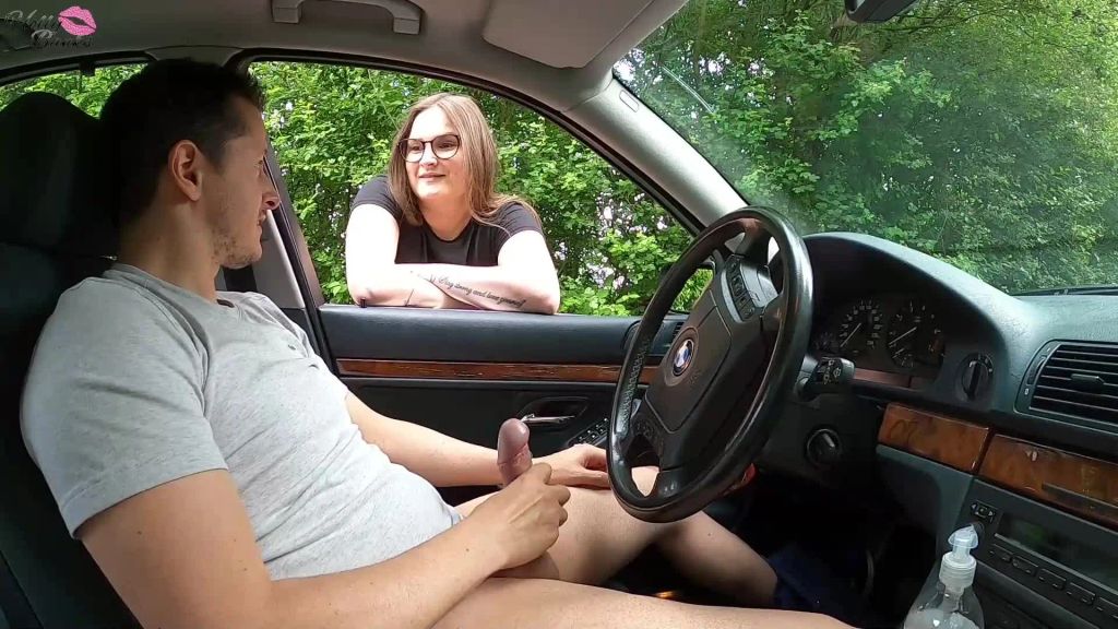sexy foto nr. 2 von Autofahrer beim wichsen erwischt