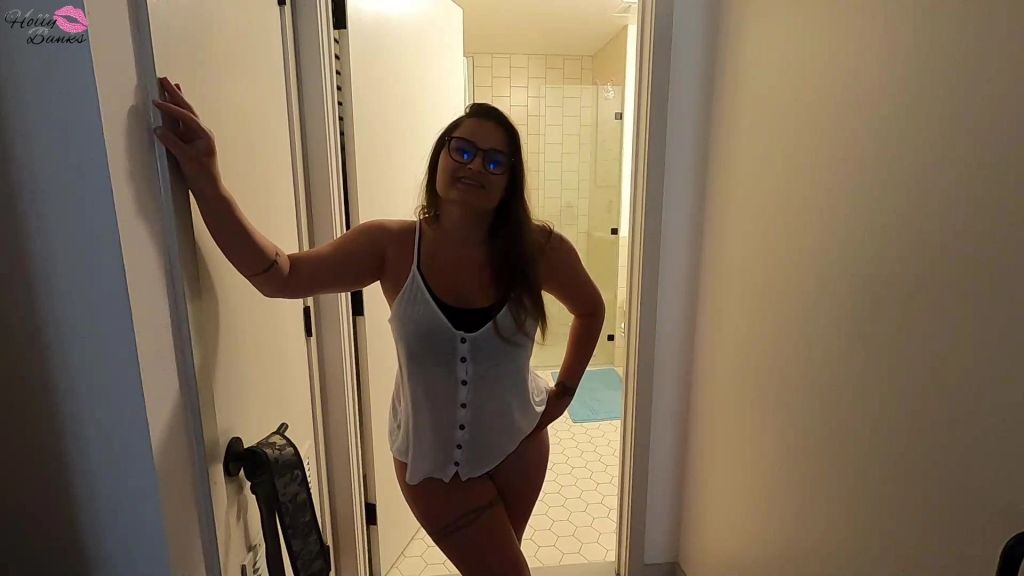 sexy foto nr. 3 von Heimlich in Pattis Dusche gepisst