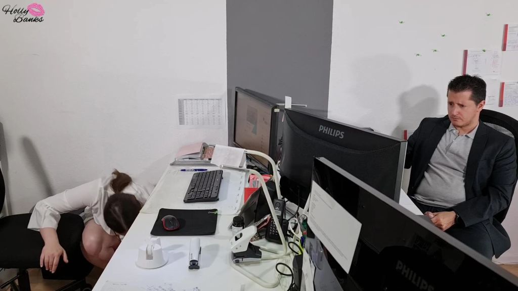 sexy foto nr. 2 von Kollegen beim wichsen im Büro erwischt