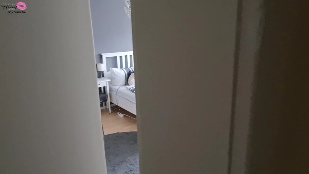 sexy foto nr. 3 von Der Voyeur. Mein Mitbewohner ist ein perverser Spanner