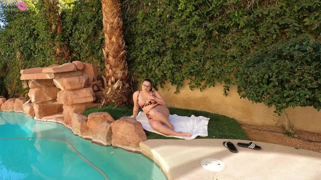 sexy foto nr. 4 von Public am Hotel-Pool