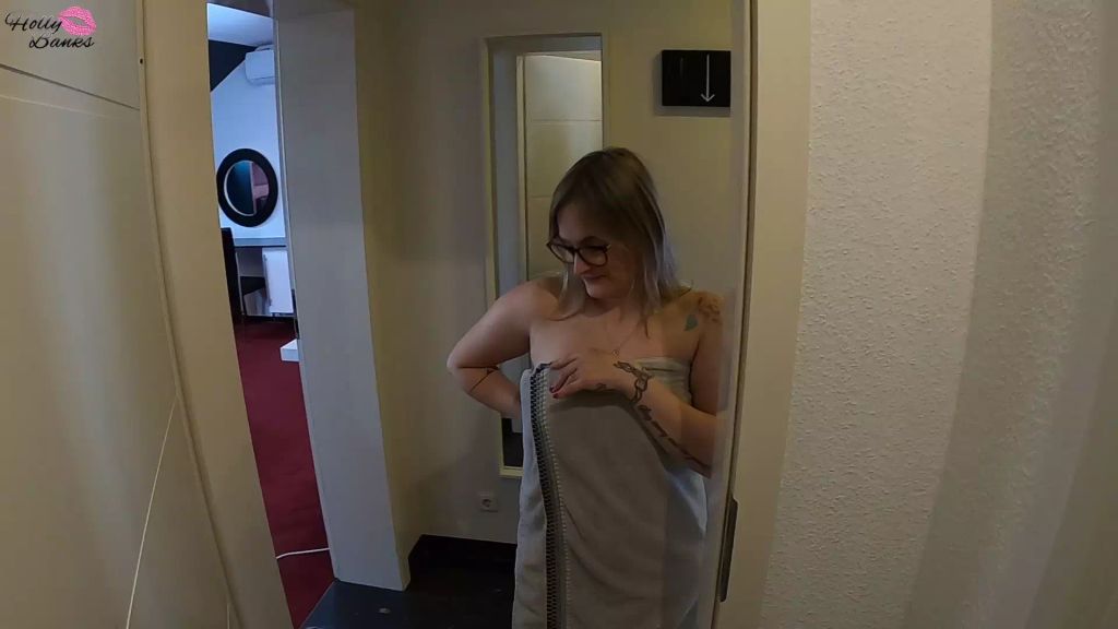 sexy foto nr. 1 von Falsche Tür, richtiges Loch