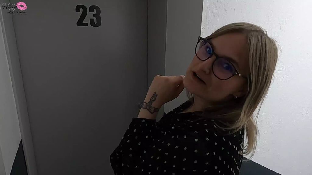 sexy foto nr. 1 von Die Hotelschlampe. Neuer Tag, neuer Schwanz