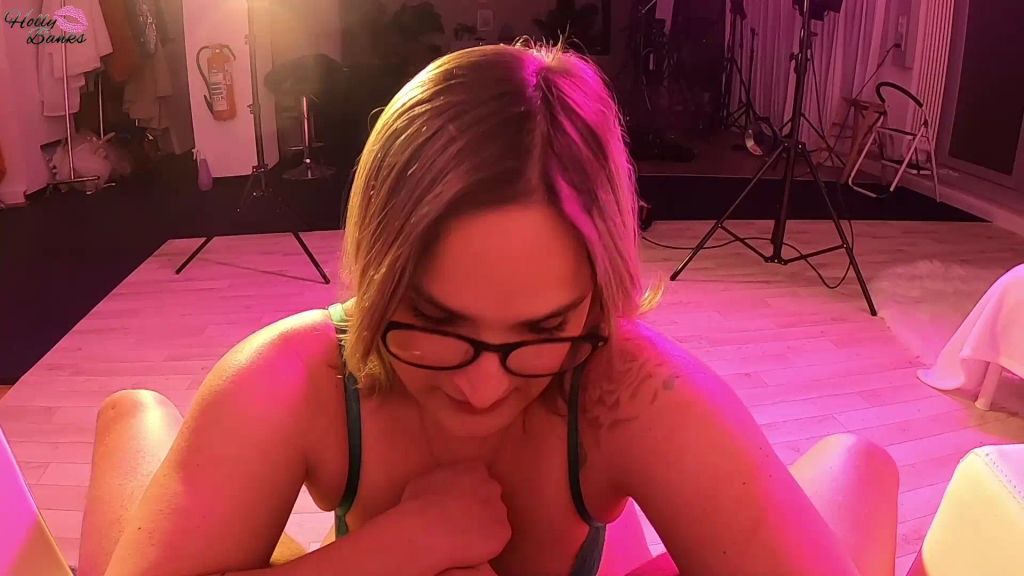 sexy foto nr. 1 von Ausgehungert. Private Sextapes