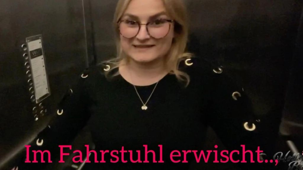 sexy foto nr. 10 von Im Fahrstuhl erwischt..., hättest du dich getraut?