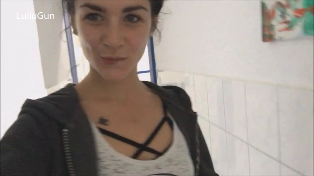 sexy foto nr. 2 von Selfie Toiletten Piss