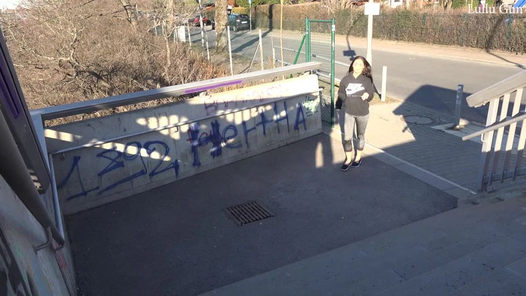 sexy foto nr. 1 von Jogger beim Spannen erwischt! Direkt Abgeblasen & gewichst