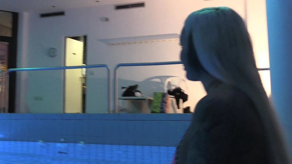 ESKALIERT im Schwimmbad 1x Gesichtbesamung!!
