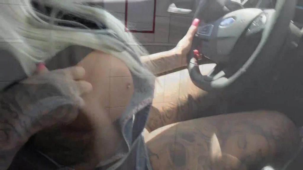 sexy foto nr. 4 von Beim Autofahren geil geworden!