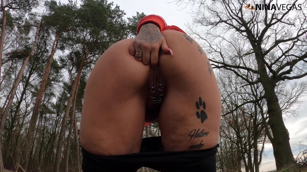 sexy foto nr. 9 von NinaVegas - Piss-Sau
