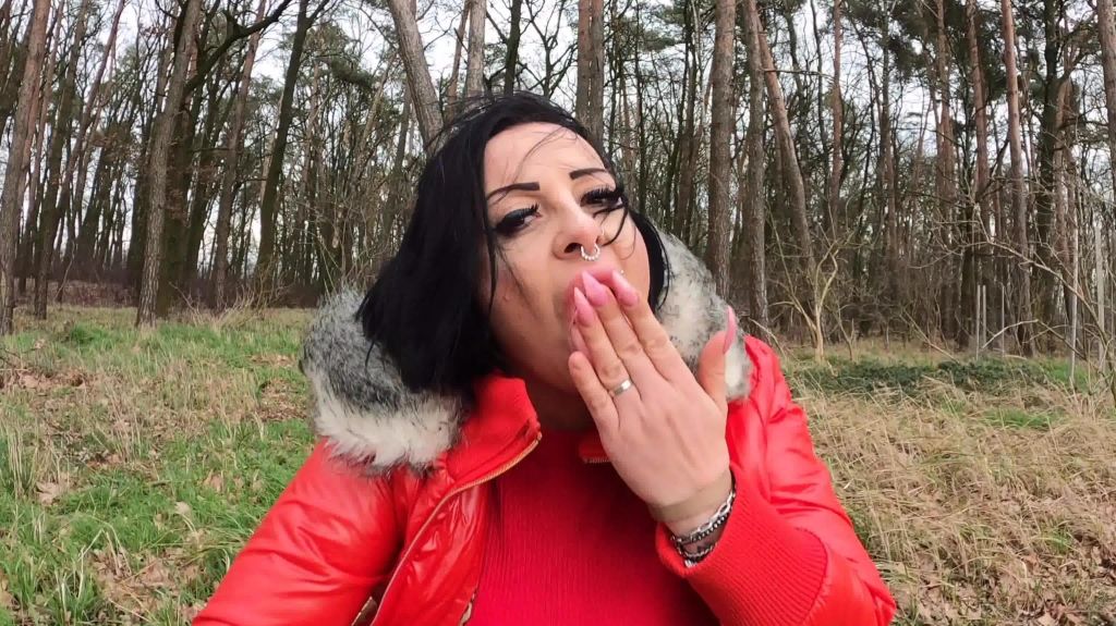 NinaVegas - Piss-Sau