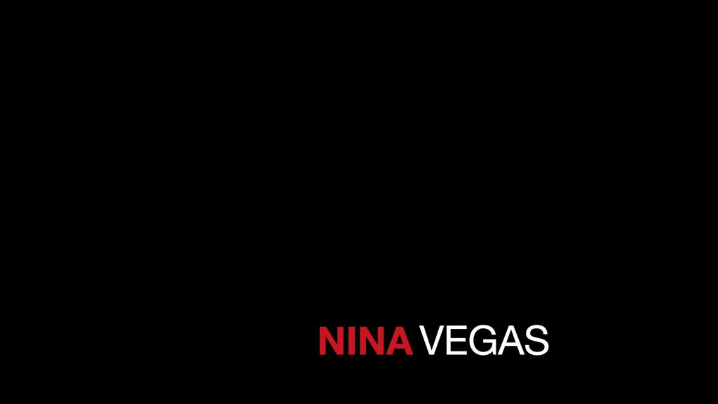 NinaVegas - PornoSchlampe wichst und fickt ihre Löcher