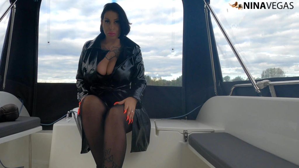 NinaVegas - Anschaffen als Hafennutte