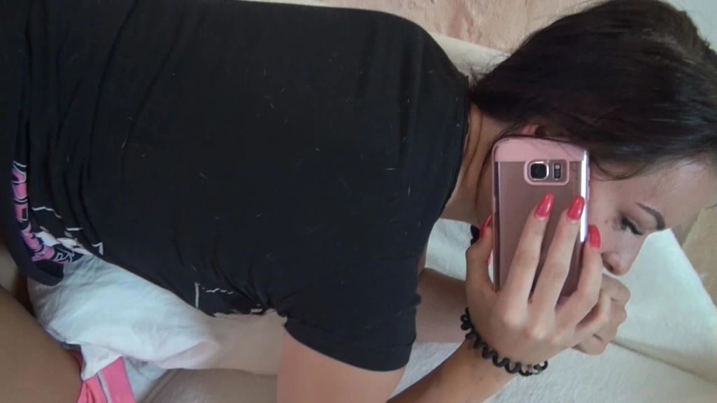 sexy foto nr. 6 von MAMA RUFT AN! & ihr Freund fickt mich einfach weiter :O