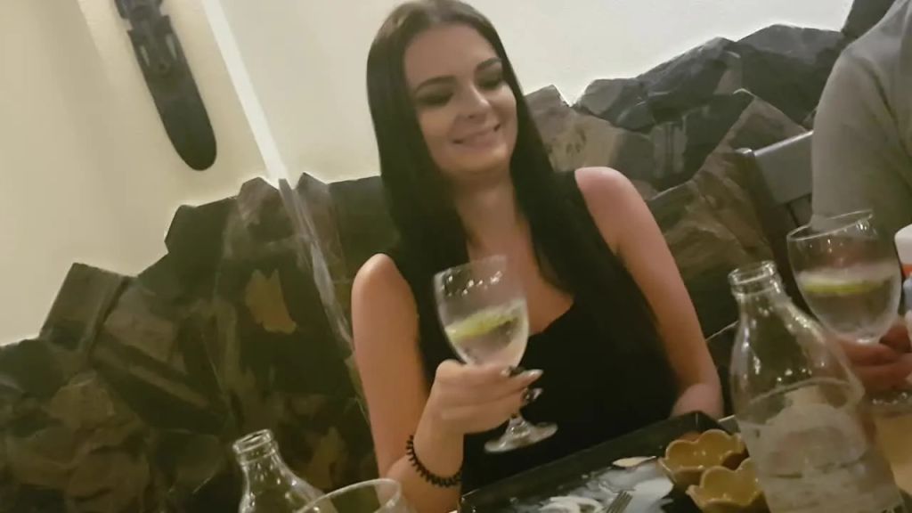 sexy foto nr. 1 von Fremdgeh-OPA zerfickt mich auf FAMILIENfeier