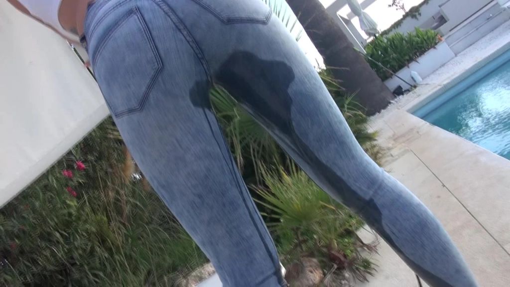 sexy foto nr. 4 von MEGA-NASS JEANS HEELS PISS !