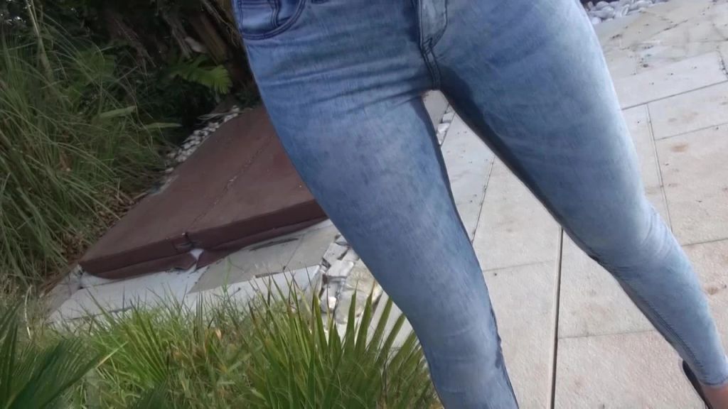 sexy foto nr. 7 von MEGA-NASS JEANS HEELS PISS !