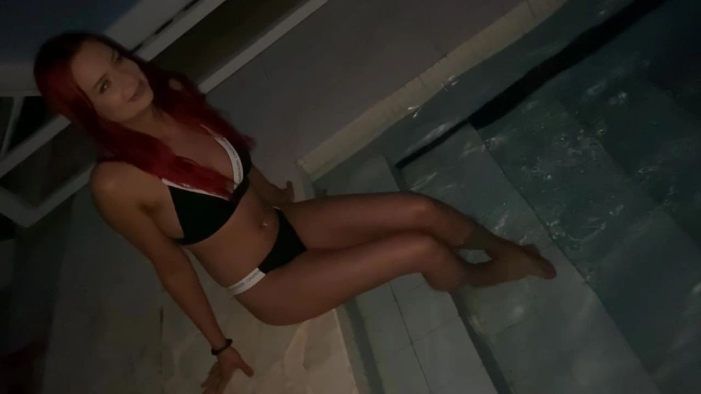 sexy foto nr. 2 von HAUSFRIEDENSBRUCH! Nachts im Freibad erwischt!!!