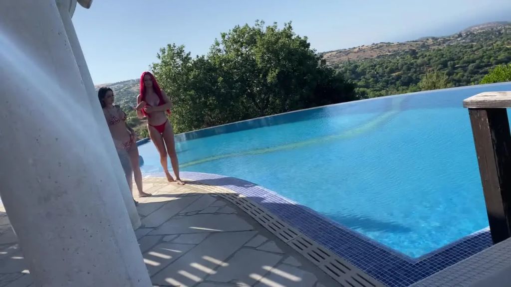 sexy foto nr. 1 von SPERMAHUNGRIGE BIKINI-BITCHES FÜR NOTGEILEN NACHBARSJUNGEN!
