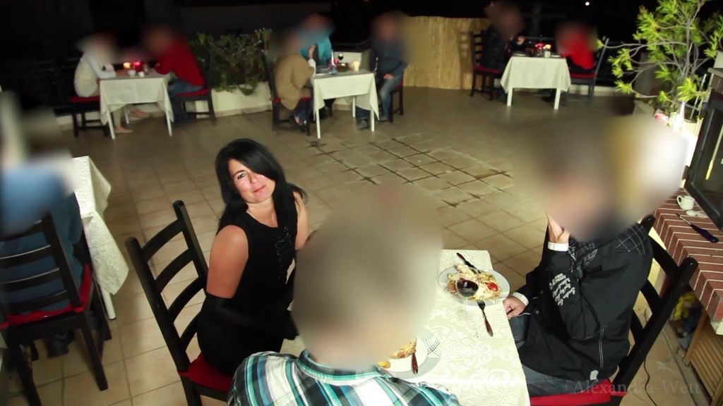 sexy foto nr. 1 von MITTEN IM RESTAURANT FICKEN! GEHT DAS ÜBERHAUPT? MAL WETTEN