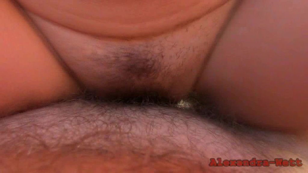 sexy foto nr. 6 von Public! Am Strand brutal zerfickt, vollgespermt, ins Maul ge