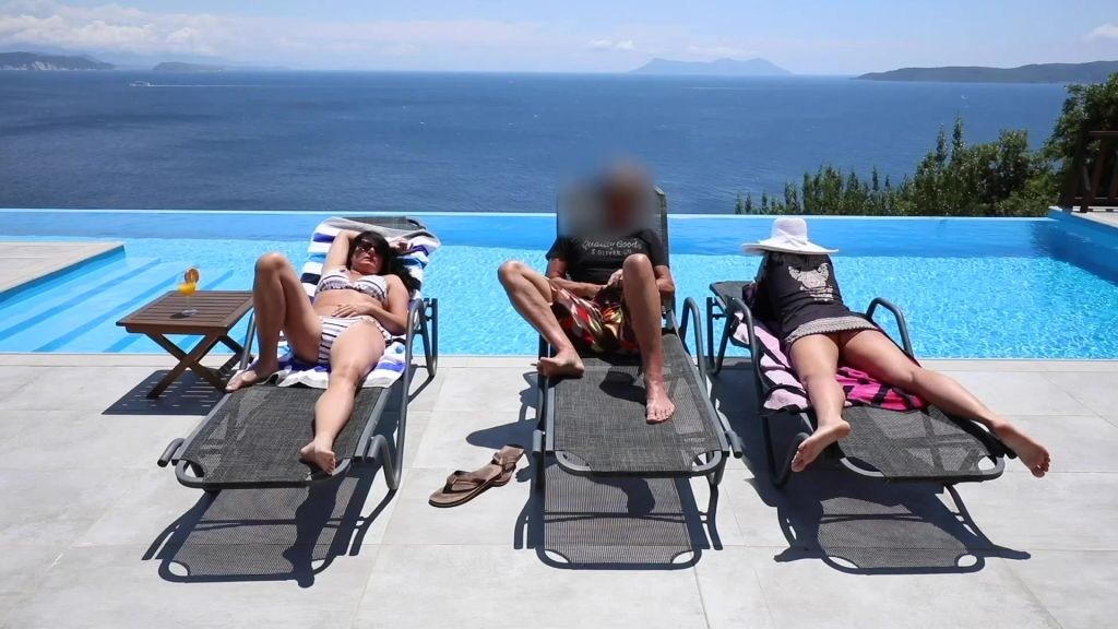 sexy foto nr. 2 von PUBLIK! Seine Frau bringt es nicht, so fickt er mich!