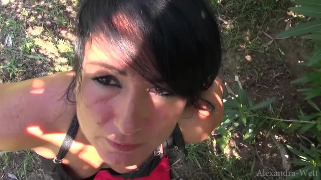 Public! 3-Fache Sperma-Granate ins Fick-Gesicht im Park!