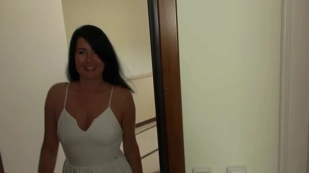 sexy foto nr. 1 von Skandal! Mit Creampie-Fotze zum Nachhilfeunterricht