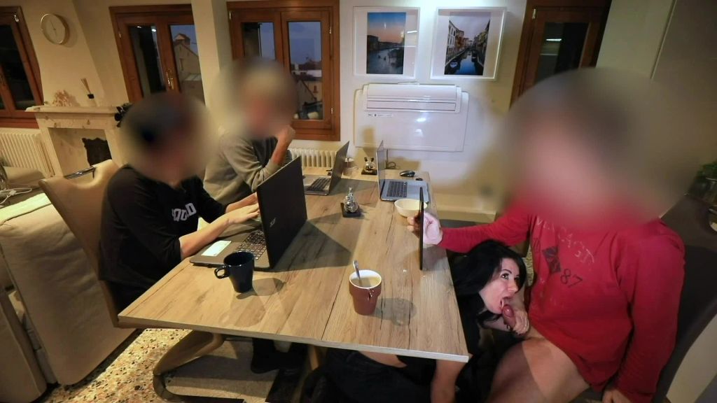 sexy foto nr. 5 von 18 JÄHRIGEN AZUBI BEIM MEETING ABGEBLASEN! 2x gespritzt!