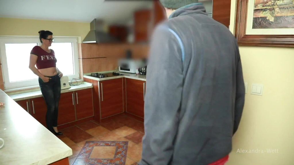 sexy foto nr. 1 von HANDWERKER MIT UNSEREN ENGEN FICK- ÄRSCHEN BEZAHLT
