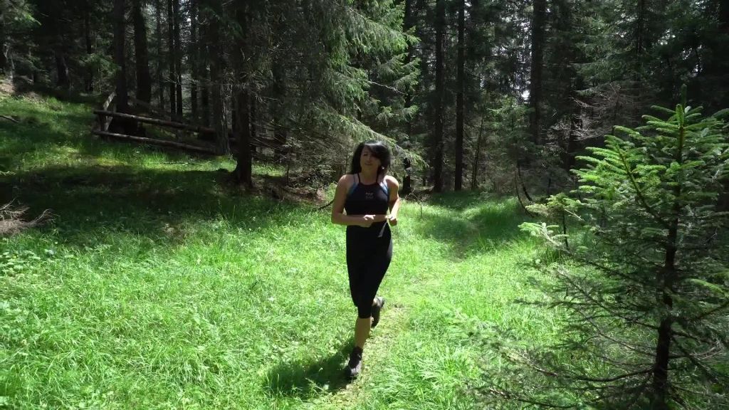 SPERMAEXPLOSION! MEGA FACIAL BEIM JOGGEN IM WALD!