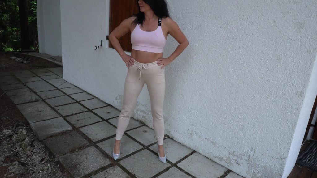sexy foto nr. 1 von Ich piss mir in die Cameltoe Leggings