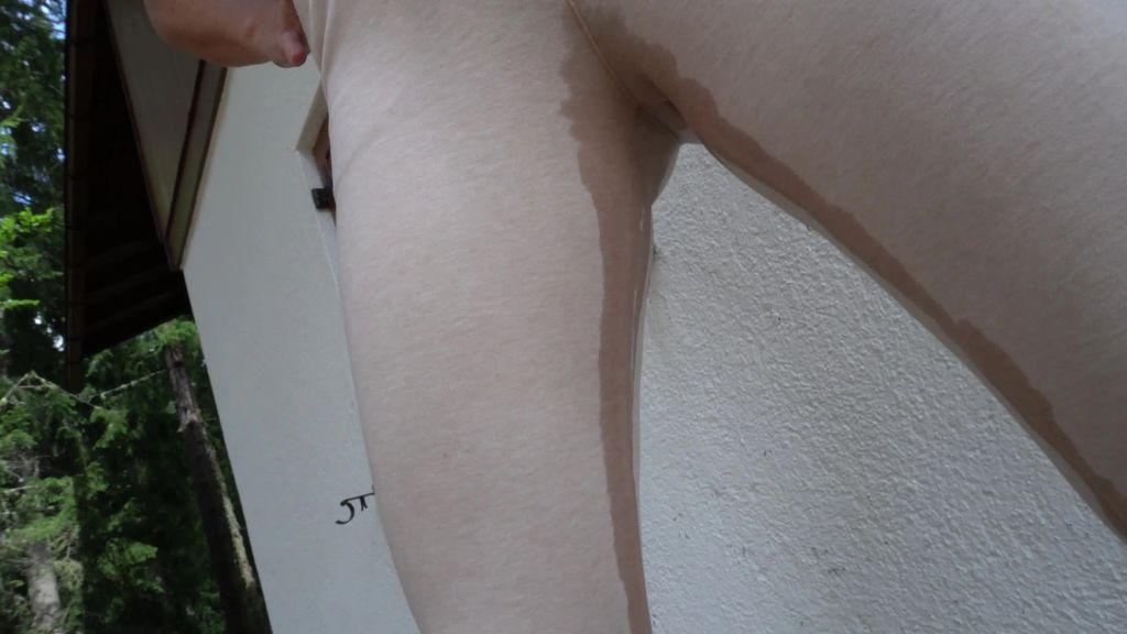 sexy foto nr. 7 von Ich piss mir in die Cameltoe Leggings