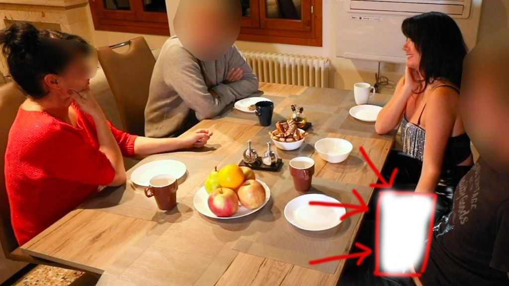 Beim Meeting heimlich abgewichst und zum Spritzen gebracht!