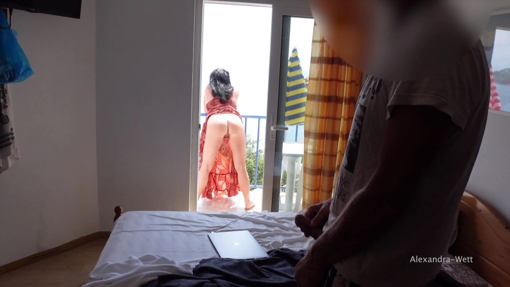 sexy foto nr. 3 von PUBLIK ANAL MIT DEM HOTELBOY AUF DER HOTEL TERRASSE