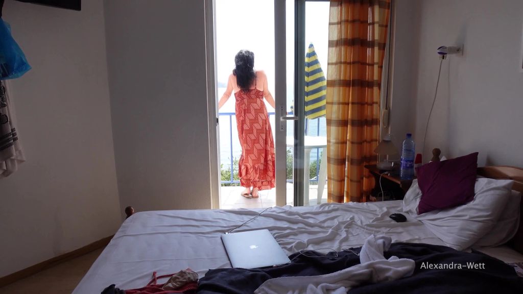 PUBLIK ANAL MIT DEM HOTELBOY AUF DER HOTEL TERRASSE