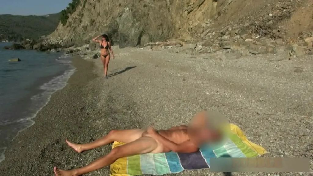 sexy foto nr. 1 von Perverses Schlamm-Schieben am Strand.
