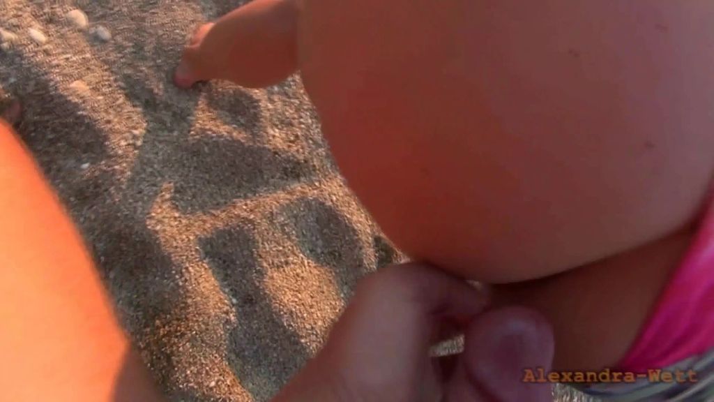sexy foto nr. 9 von Die heißesten Beach-Sperma Partys