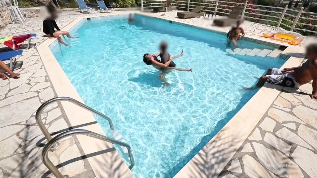 sexy foto nr. 4 von Perverse Spermacocktailparty in Luxusvilla! Freie Lochwahl!