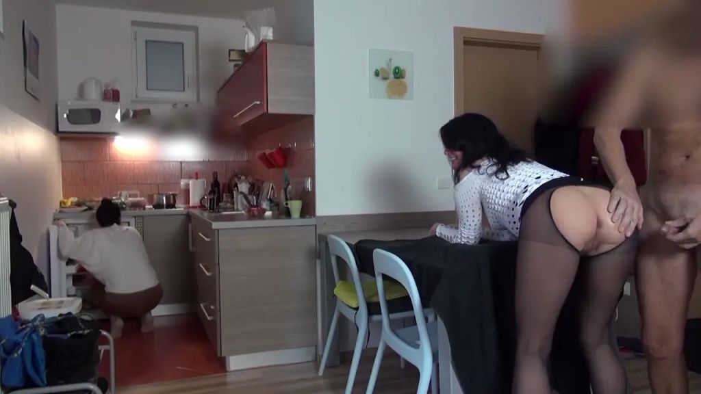 sexy foto nr. 1 von MUTIG UND RISKANT! DREISTER FICK MIT DEM MANN MEINER STIEFSC