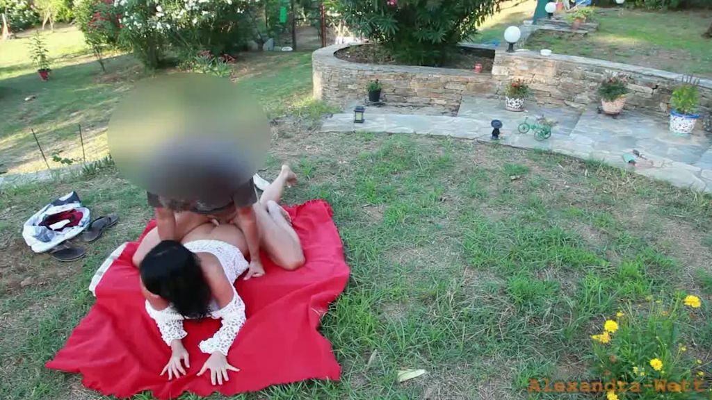 sexy foto nr. 1 von PUBLIC UND FRECH! FREMDEN SCHWANZ PUBLIC BENUTZT!