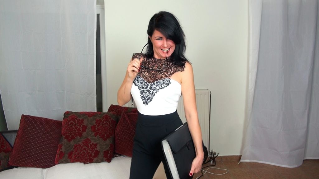 sexy foto nr. 10 von Skandal! Sexgeile Lehrerin verführt! Tief in dem Arsch und F