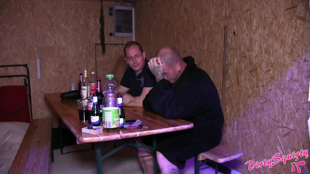 sexy foto nr. 2 von Freund von meinem Cuckold gefickt!