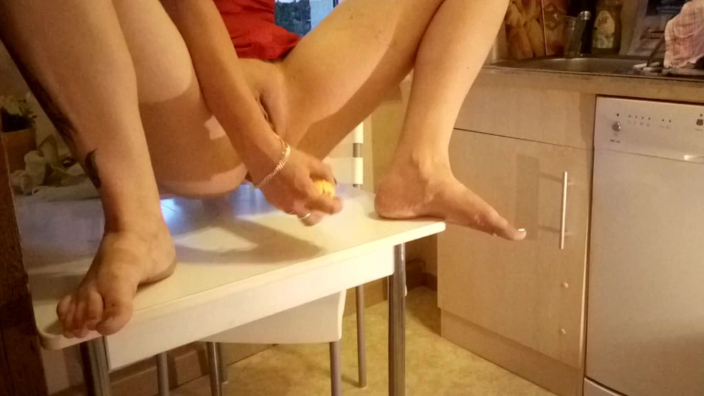 Vorschaubild 10 zum Video „Fick mit dem Kolben“